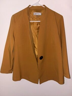 Kasper Women's Yellow/Mustard Single-Button Open Blazer Size 4 - Used